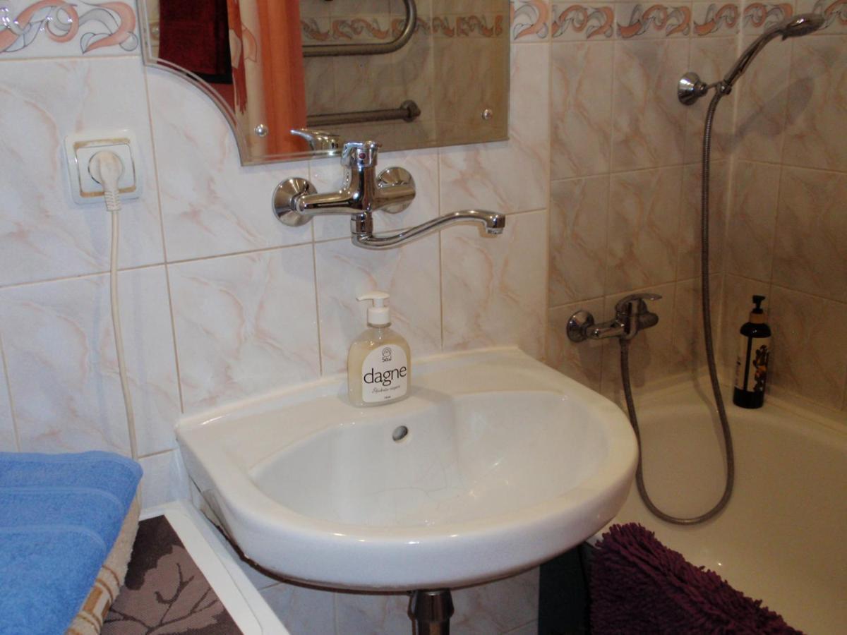 Central Cietoksna Street Apartment Daugavpils Ngoại thất bức ảnh